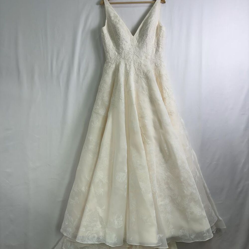 anne barge Wedding Gown